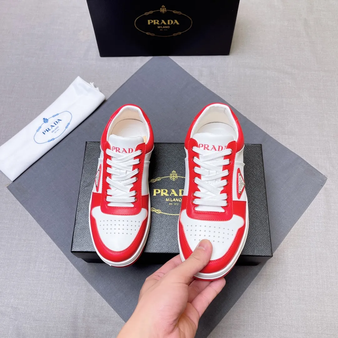 P380 Prada Prada's new men's leather sneakers, the highest version on the market, any comparison is welcome🆚! The original leather has excellent texture and is super high-end! Fetal sheep net lining imported from Italy, removable pad! Luxurious materials and fine workmanship, highly recommended! Code number 38-45 No. 058
